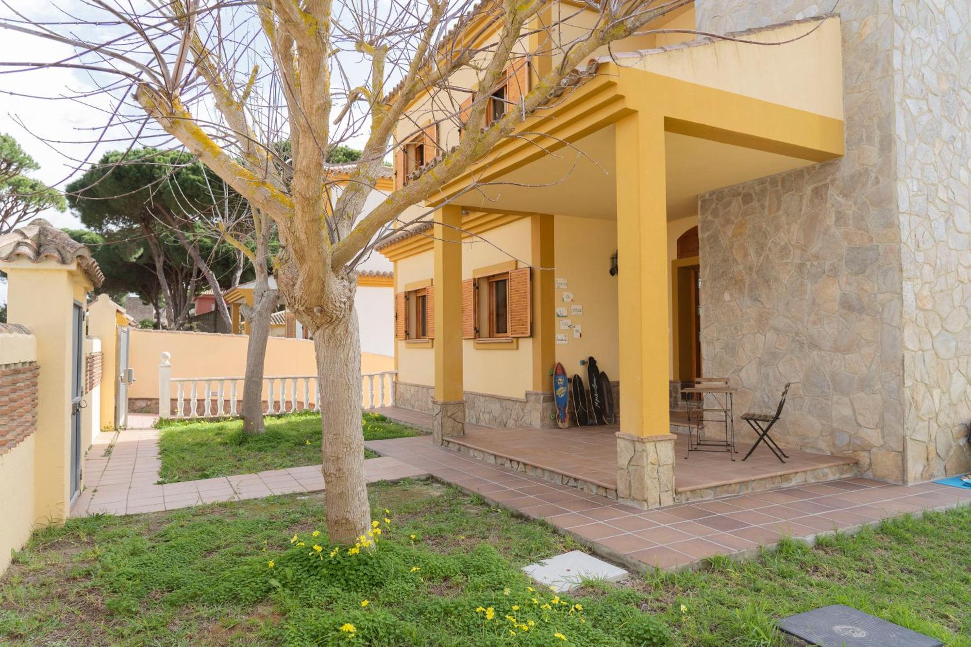 Namawa Surfhouse Hostel Chiclana de la Frontera Εξωτερικό φωτογραφία