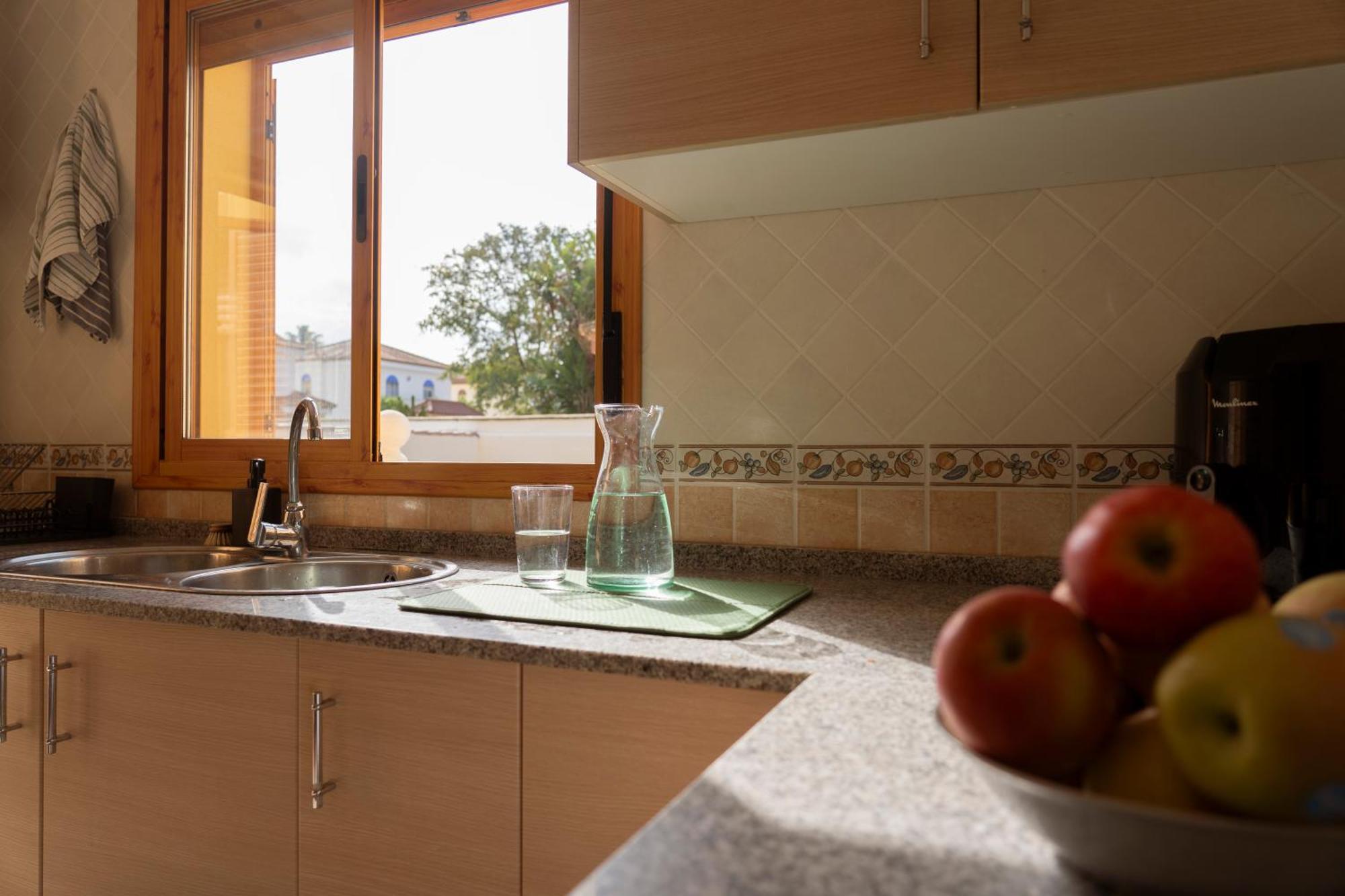 Namawa Surfhouse Hostel Chiclana de la Frontera Εξωτερικό φωτογραφία